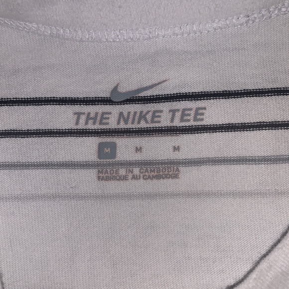 The Nike Tee Men’s Striped Embroidered Logo T-Shirt Medium - Picture 3 of 3